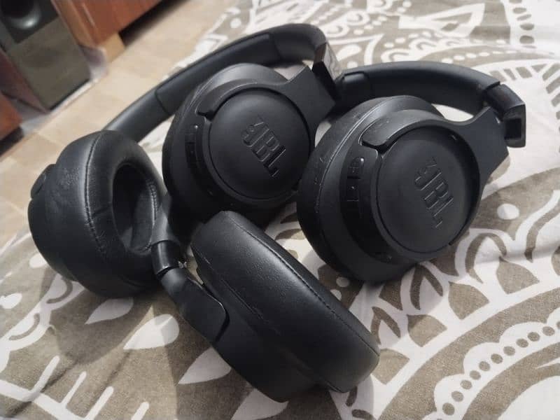 JBL Bluetooth headphones ANC like Bose 0