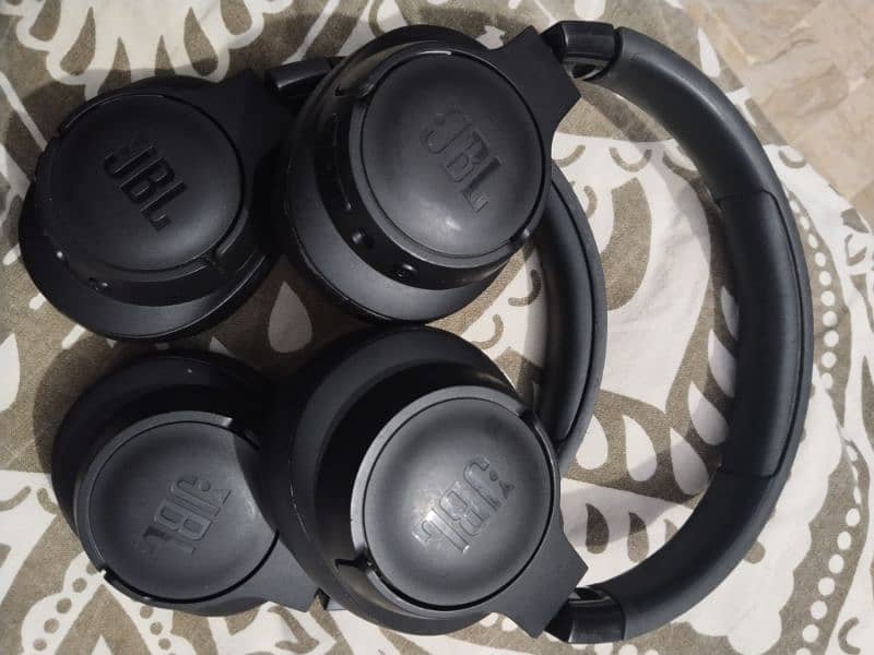 JBL Bluetooth headphones ANC like Bose 3