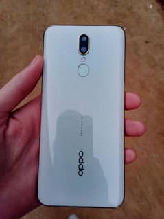 oppo F11 lush condition with box and charger