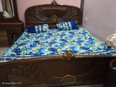 Wooden bed & dressing