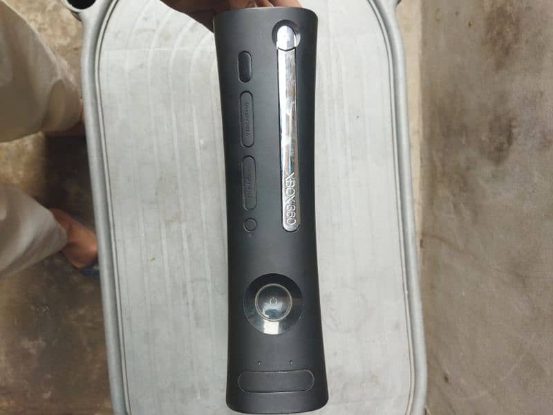 Xbox 360 with all assessores Rs. 25000/ 2