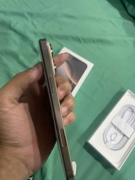 Iphone 16 Pro Max 256 GB 4