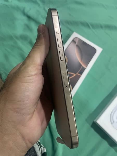 Iphone 16 Pro Max 256 GB 9