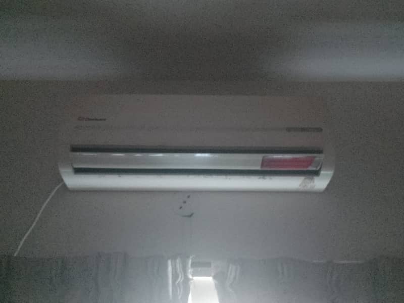 1.5 Ton Split Air Conditioner Dawlance 1