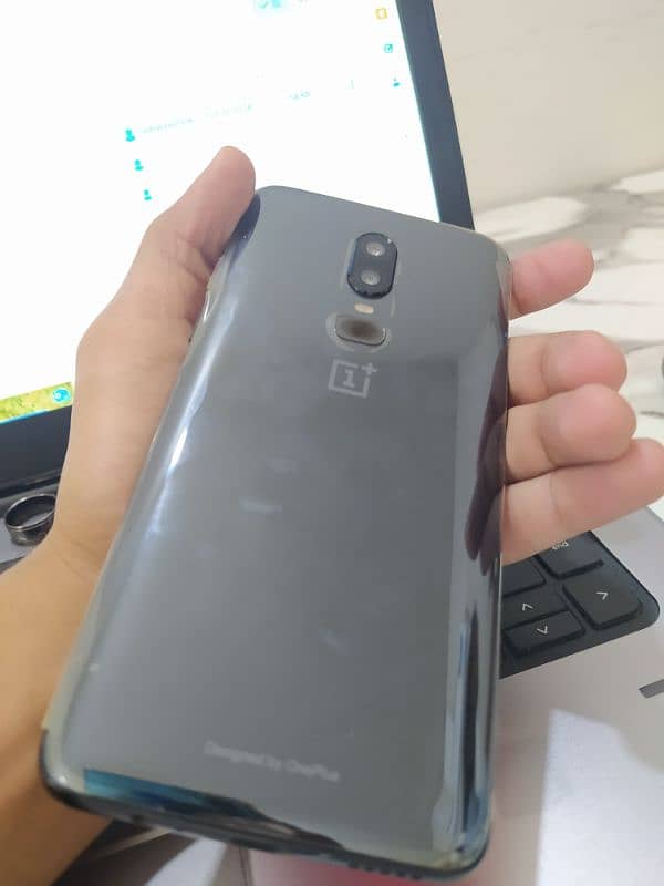 OnePlus 6 in Mint Condition 5