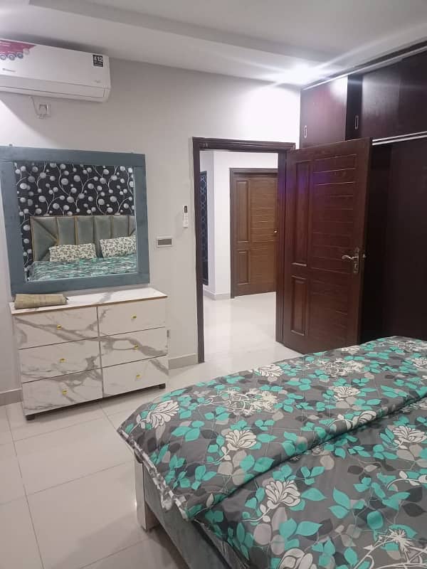 Par Day short time One BeD Room apartment Available for rent in Bahria town phase 4 and 6 empire Heights 2 Family apartment 4