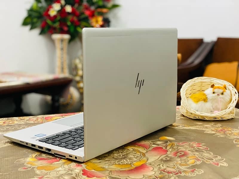 Hp Elite Book G5 840 with touch screen 5