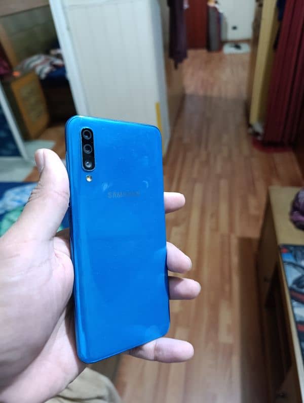 Samsung Galaxy A50 1