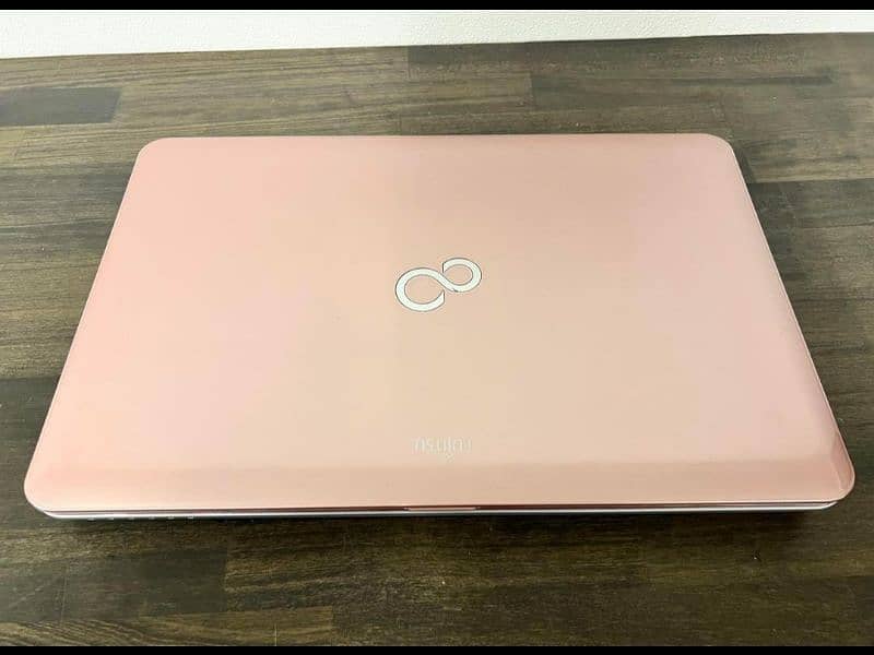 Fujitsu lifebook Laptop light pink color 4GB/320GB HDD made in Germany 1