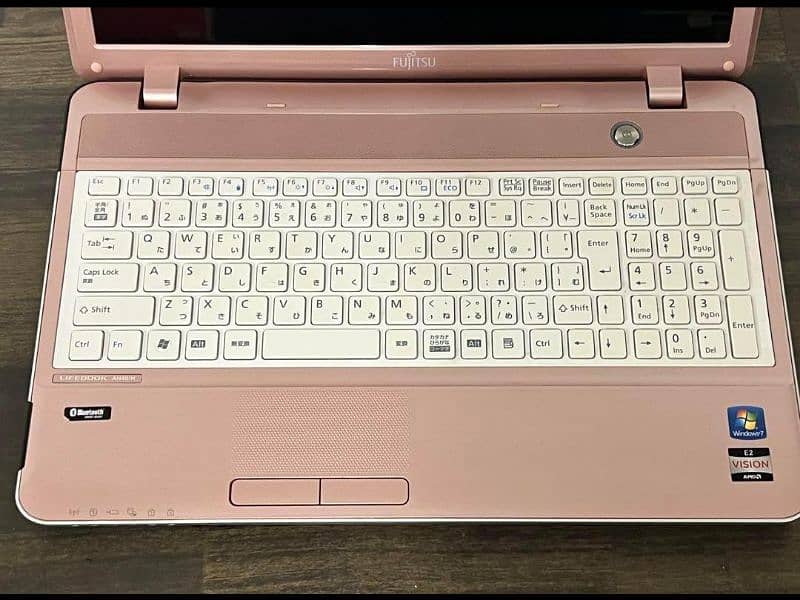 Fujitsu lifebook Laptop light pink color 4GB/320GB HDD made in Germany 2