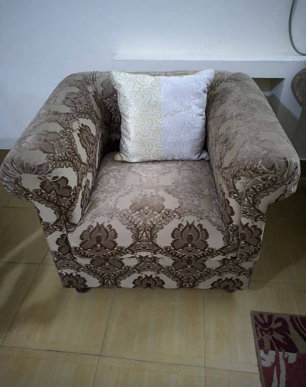 Sofa set for sale| 9 seater| 2