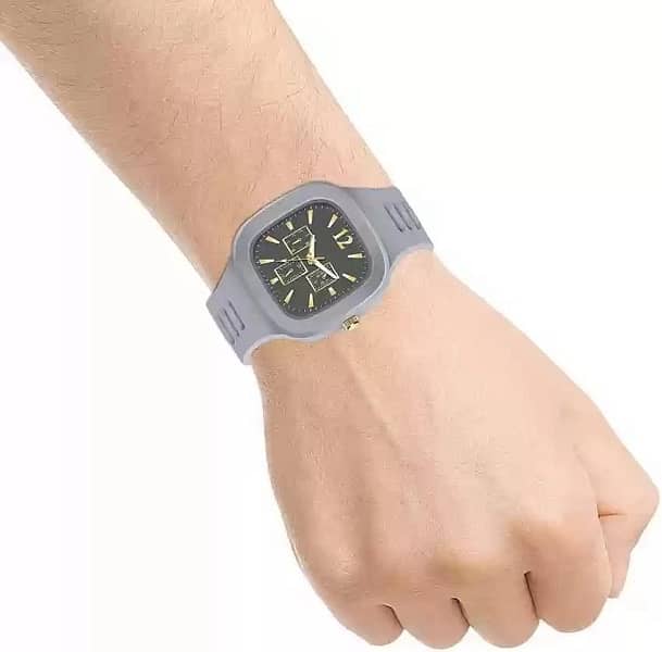 Analogue fashionable watch for men 4