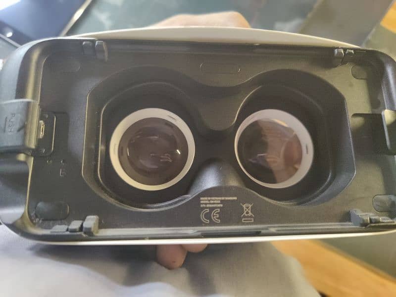 Samsung gear vr without box but with user manual and inner box 4