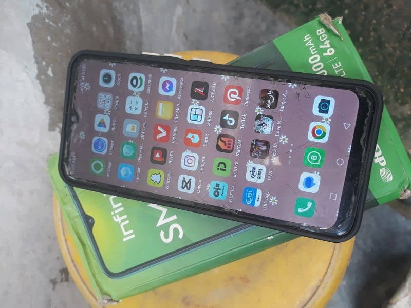 infinix Smart 5 3GB 64GB Doul WITH BOX sim 4G LTE pta Approved 0