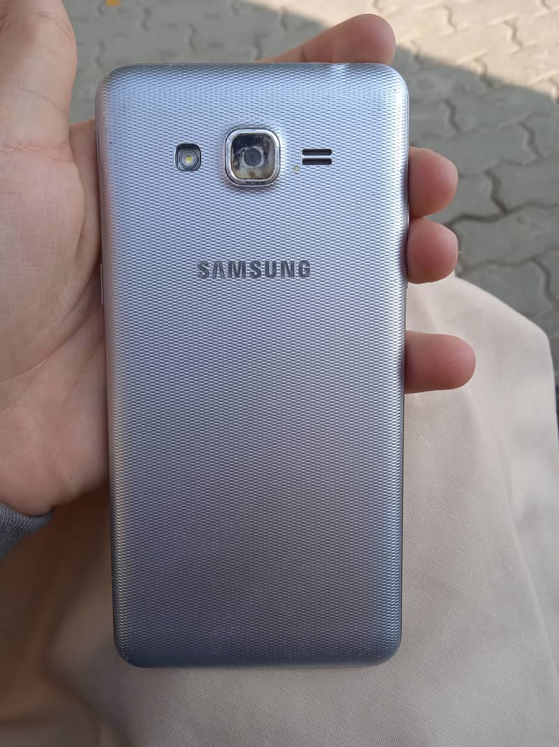 Samsung galaxy prime,2 32gb,condition8/10,pta approved 1