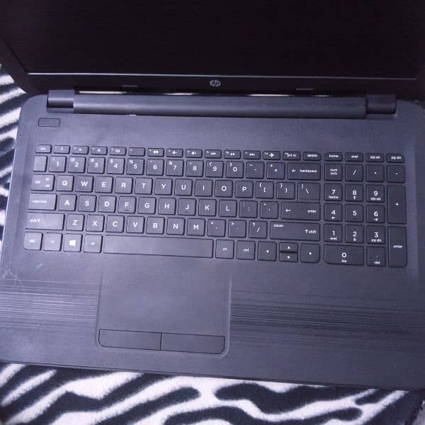 HP 15-ay182tx Laptop 6