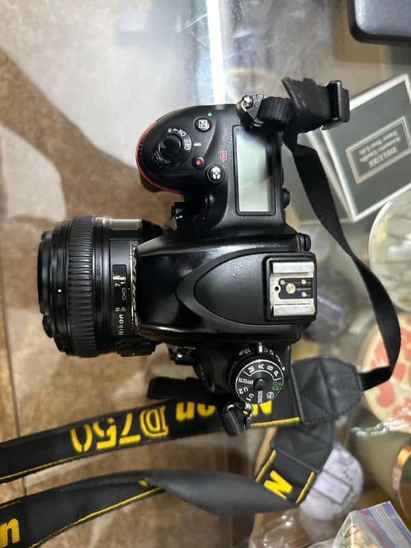 Nikon D750 full frame camera , body only 4