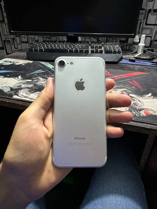 iphone 7 128gb lush condition pta proved 1