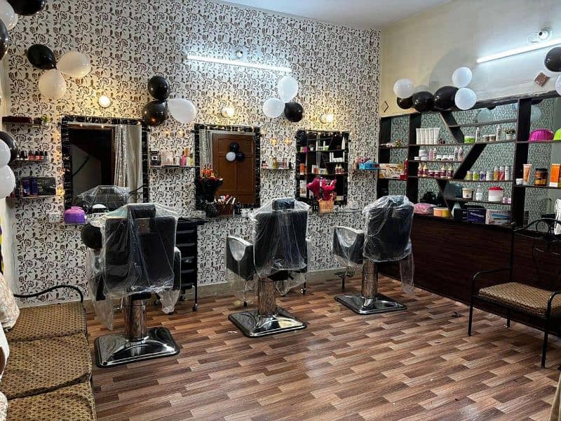 Beauty salon for sale 0