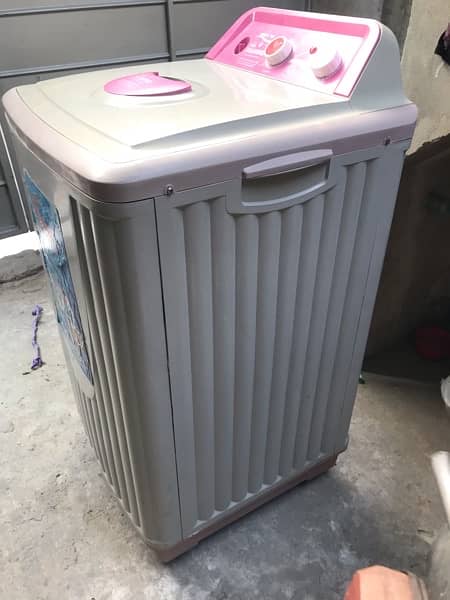 Washing Machine in good condition 1