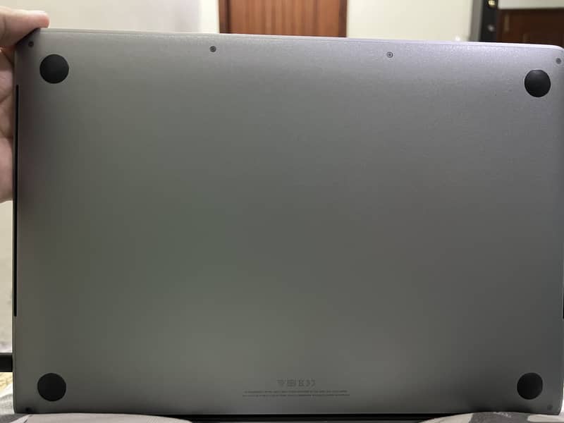 Macbook Pro 2020 i5 - 13.3 inch- 16GB - 512GB - 4 Thunderbolt Ports 1