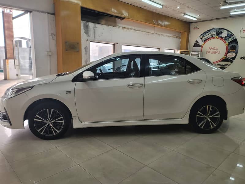 Toyota Corolla 1.8 Altis Grande Toyota Certified vehicle 9