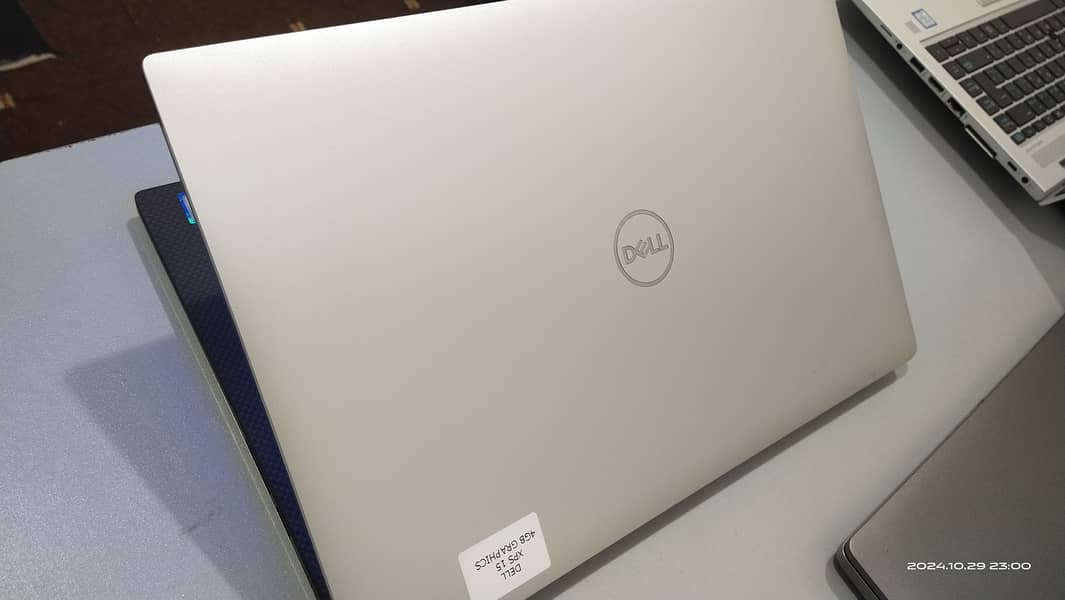 Dell xps 15 7590 1