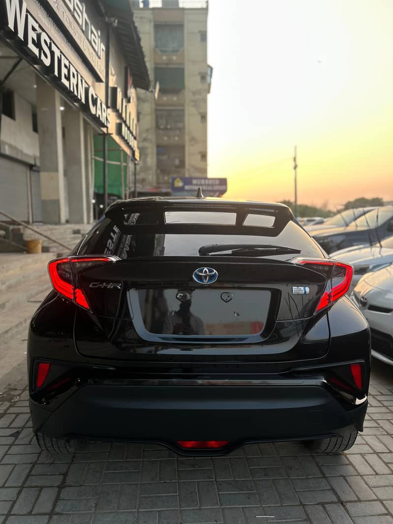 Toyota C-HR 2017 1