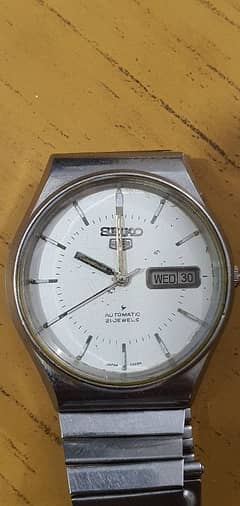 seiko 5 automatic watch vintage model, working perfectly