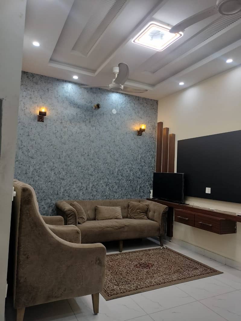 5 MARLA USED HOUSE ON TOP NOTCH LOCATION IN BLOCK G DHA 11 RABHAR PHASE 2 IS AVAILABLE FOR SALE 3