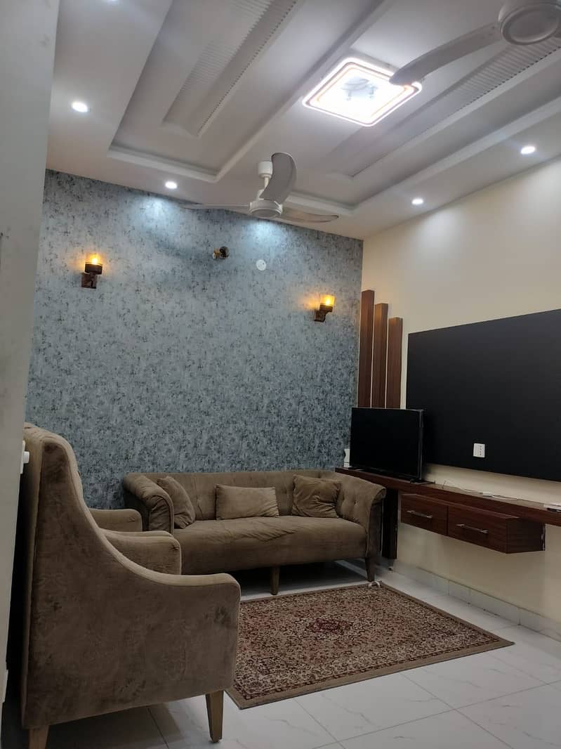 5 MARLA USED HOUSE ON TOP NOTCH LOCATION IN BLOCK G DHA 11 RABHAR PHASE 2 IS AVAILABLE FOR SALE 4