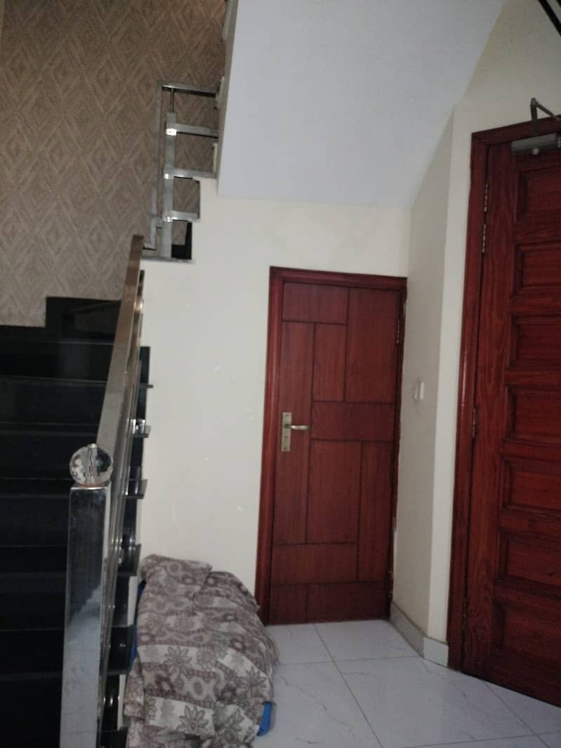 5 MARLA USED HOUSE ON TOP NOTCH LOCATION IN BLOCK G DHA 11 RABHAR PHASE 2 IS AVAILABLE FOR SALE 5