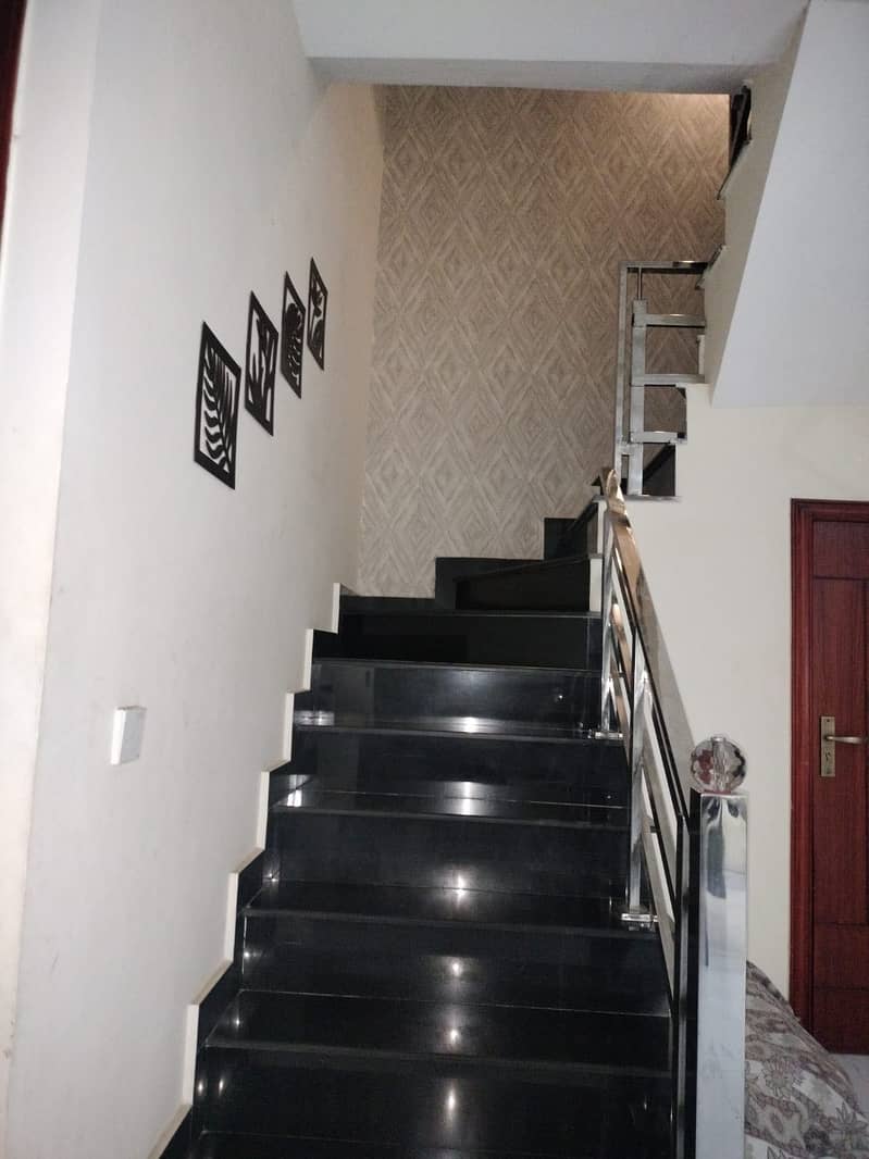 5 MARLA USED HOUSE ON TOP NOTCH LOCATION IN BLOCK G DHA 11 RABHAR PHASE 2 IS AVAILABLE FOR SALE 6