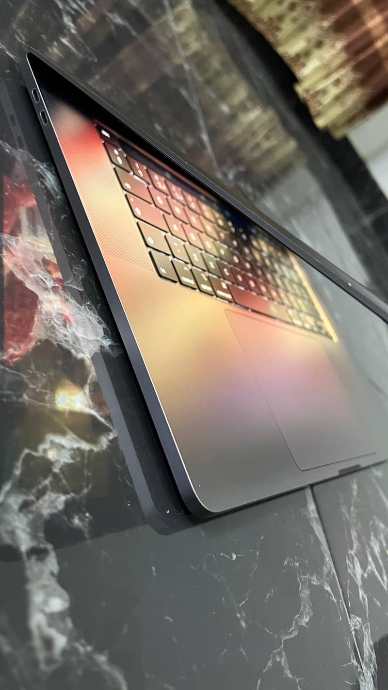 MacBook pro 2019, 16"inch 5