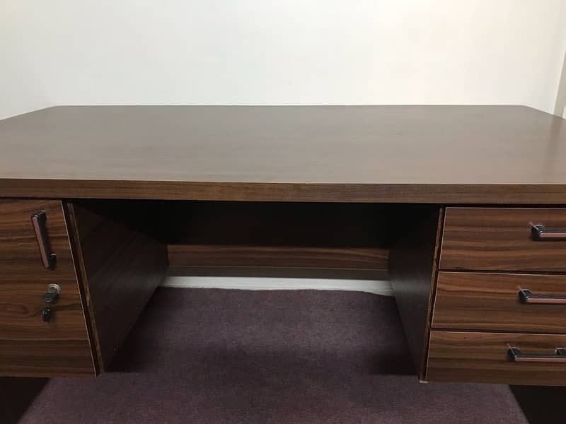 Executive Table 5 ft x 2.5 ft x 2.5 ft 5