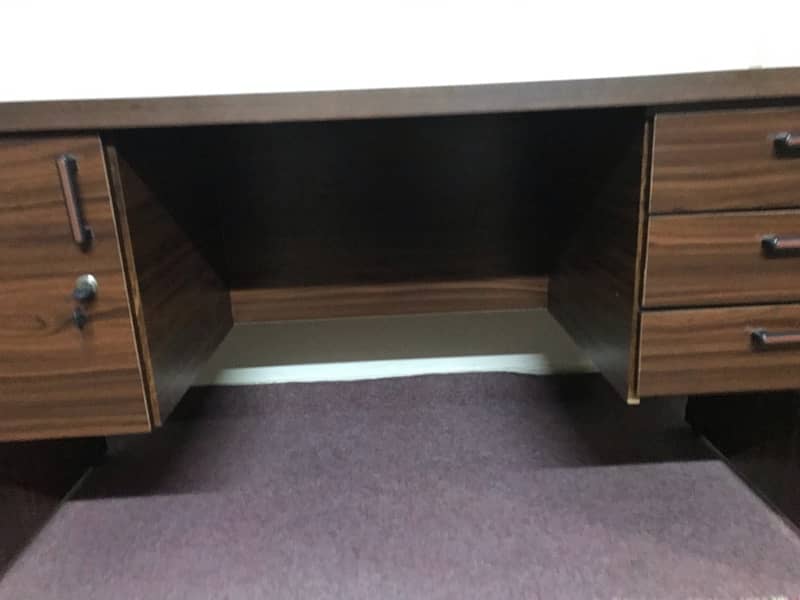 Executive Table 5 ft x 2.5 ft x 2.5 ft 6