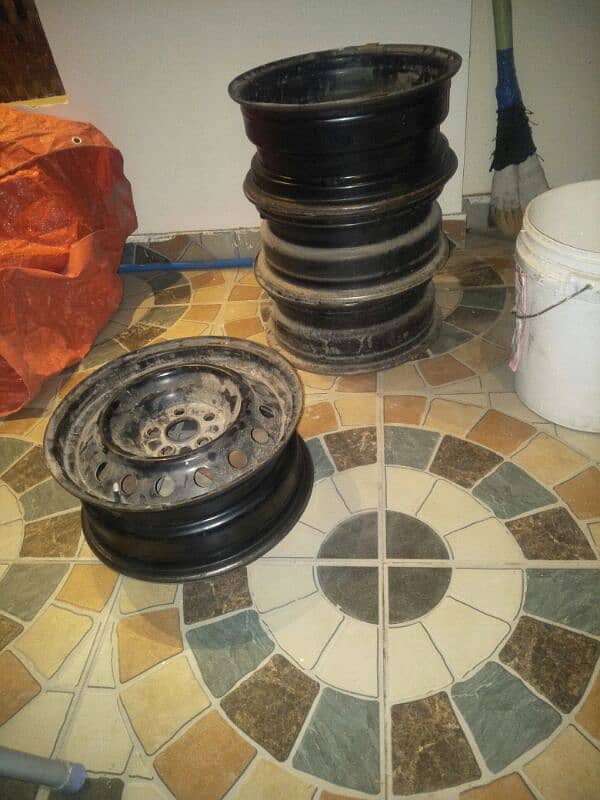 corolla rims (5 nut rims) 2