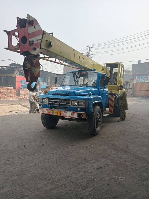 8 ton crane 1