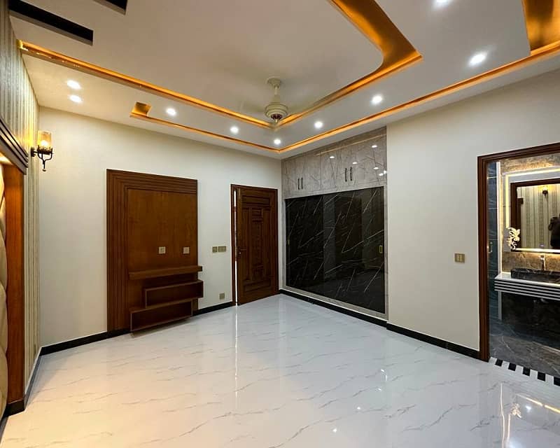 10 Marla brand New House for Rent in Bahria Town 5