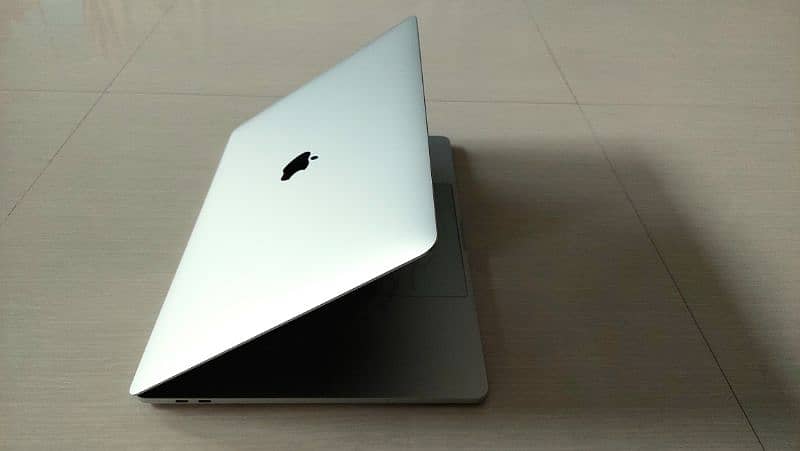 Macbook Pro 2018 | 32GB | 512GB 4