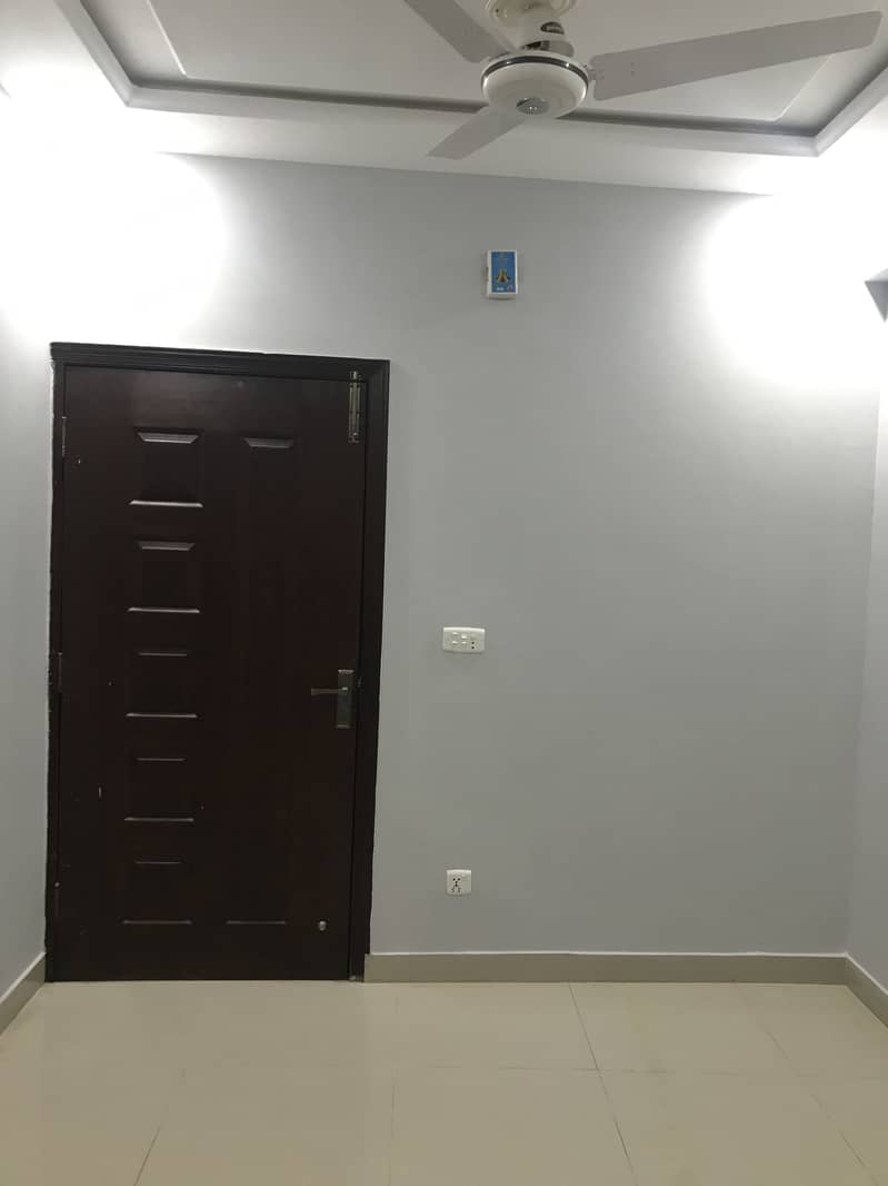 One Bed Apartment Availible For Sale 6