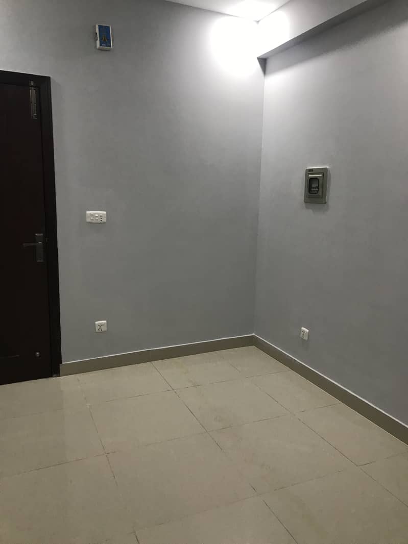 One Bed Apartment Availible For Sale 9