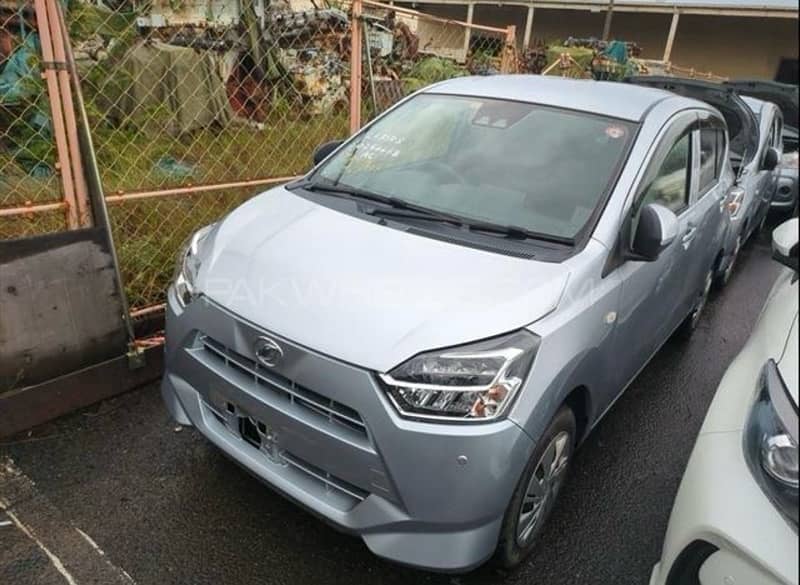 Daihatsu Mira 2021 1