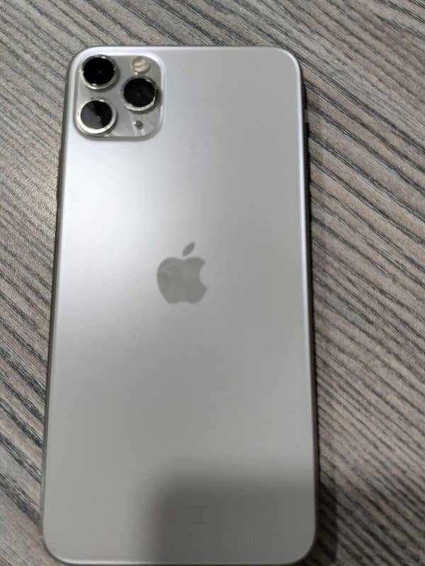 iPhone 11 Pro Max 4