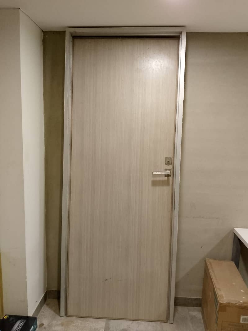 Used door but in a good condition 0