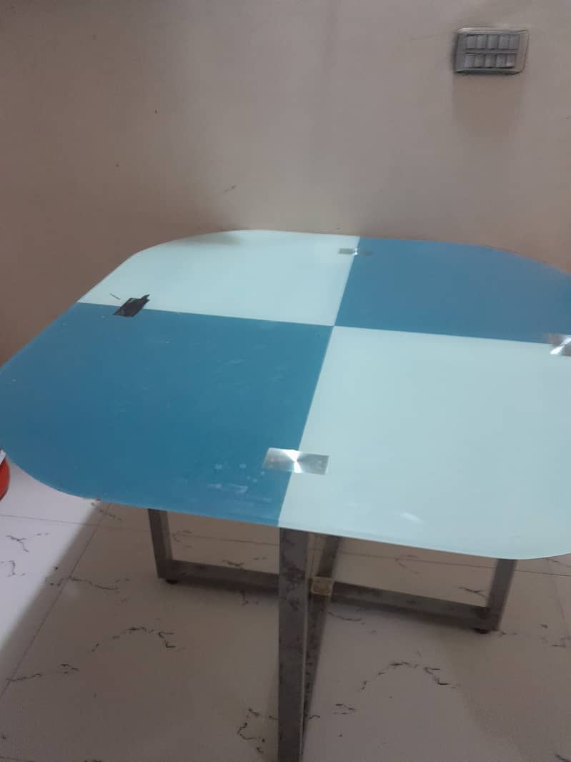 Glass dinning table 4