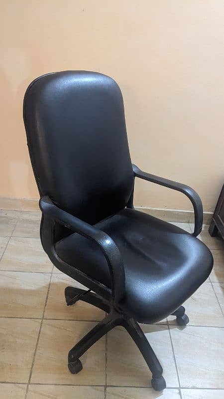 Comfortable Used Office Chair 2