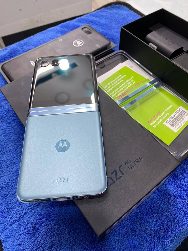 Motorola Razr 40 Ultra 8/255 GB 2