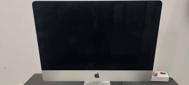 Apple iMAC 22inch. late2013 1