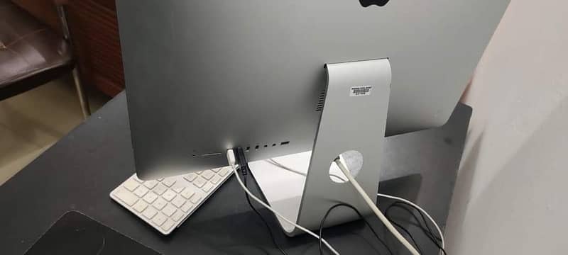 Apple iMAC 22inch. late2013 7